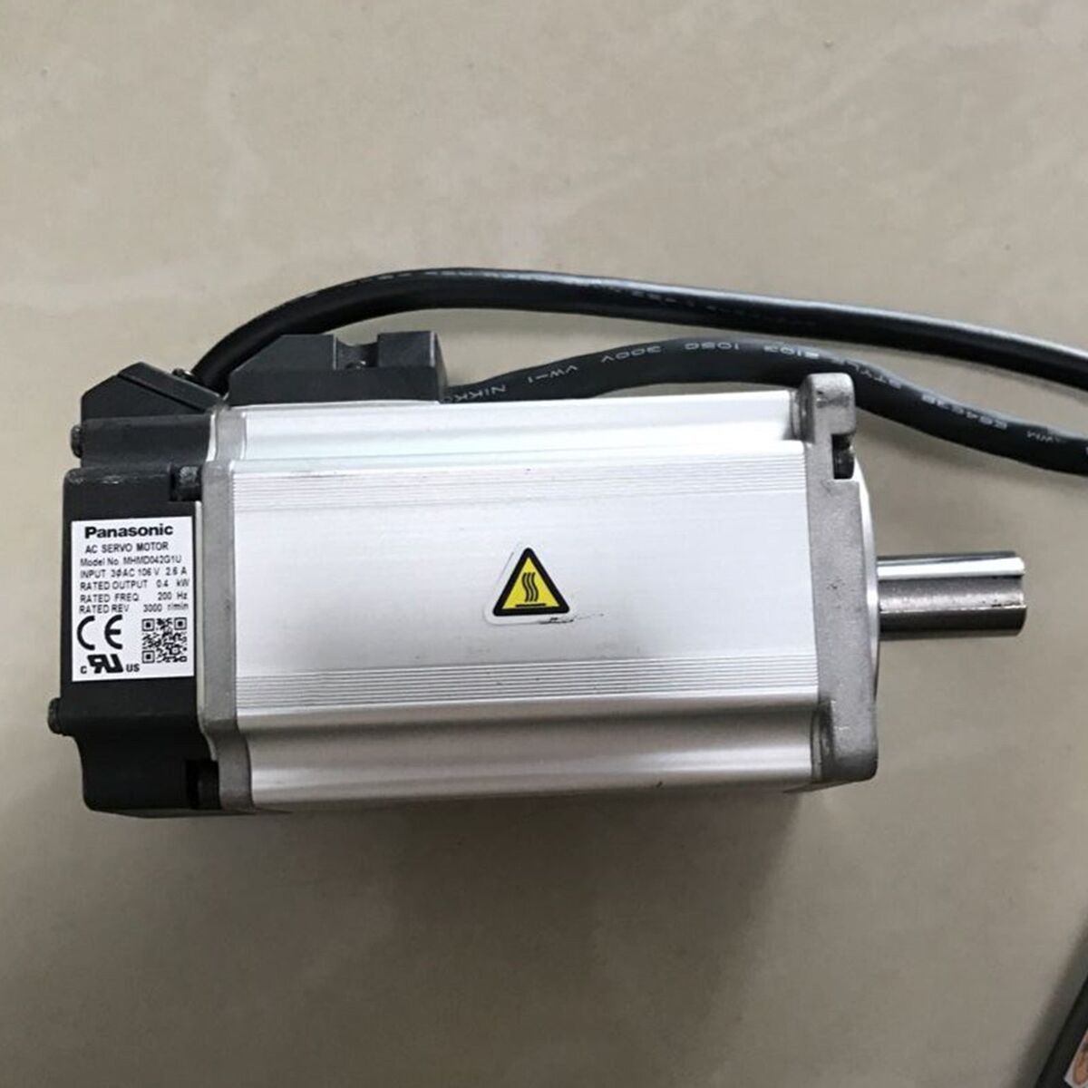 Panasonic MHMJ042G1U